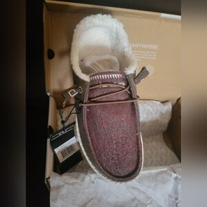 Hey Dude Women's Wendy Campfire Leather size 6 Warm  NIB